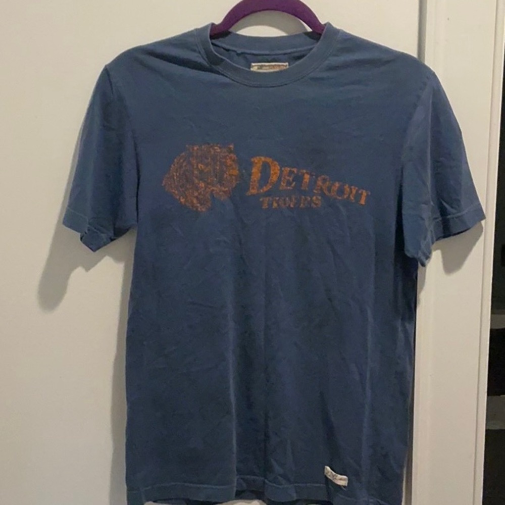 Distressed Detroit Tigers Blue Graphic T-Shirt